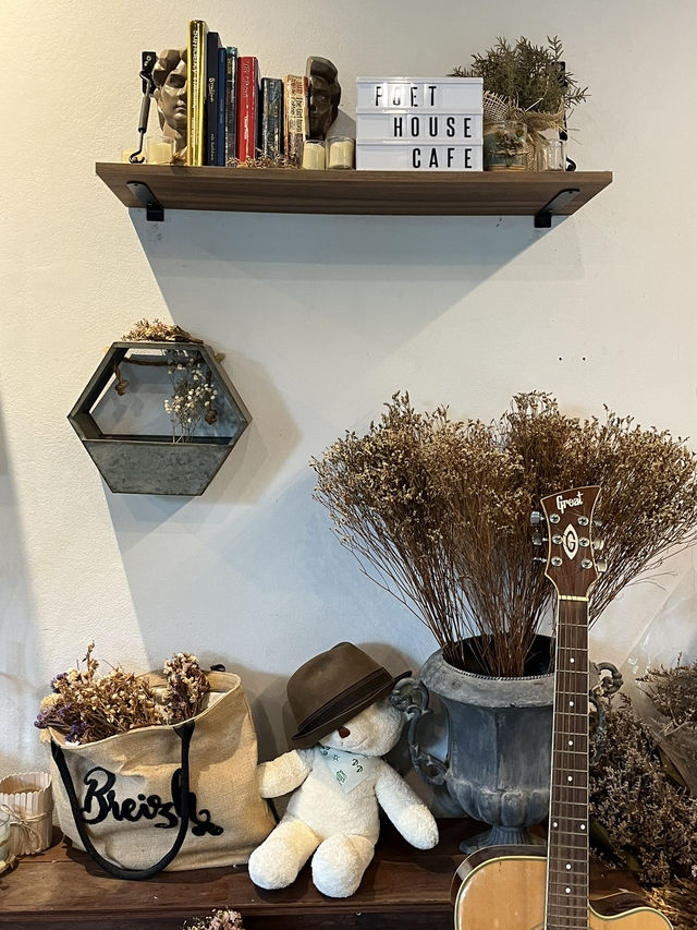 【バンコク】アーリーのゆったりカフェ「Poet House Cafe」