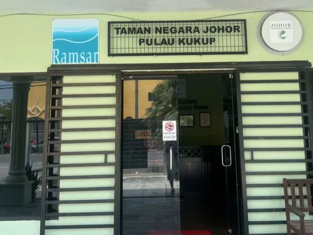 Johor Bahru Half-Day Trip — Kukup Island Mangrove National Park