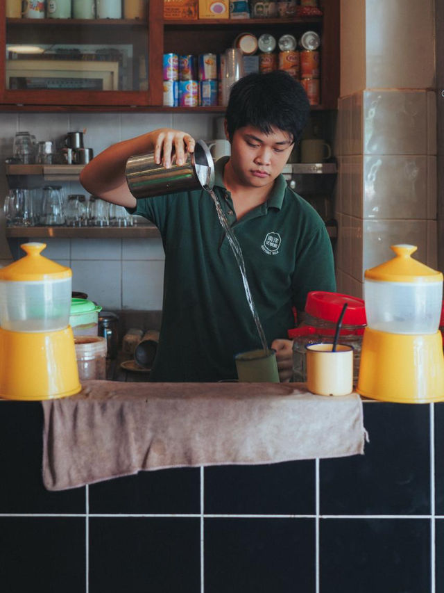 📍【古晉必吃懷舊Kopitiam】南洋弎號館 ☕🍞🍛