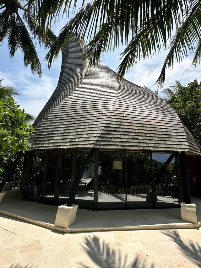 Paradise Perfected: A Luxurious Escape at St. Regis Maldives