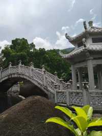 Peaceful Temple Views Without a Price Tag