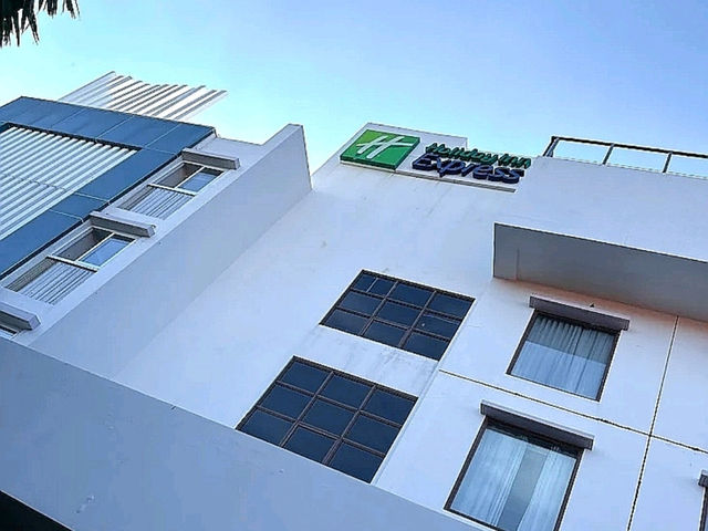 “Holiday Inn Express Baruna Bali: Your Ideal Gateway to Bali's Beaches and Beyond”
