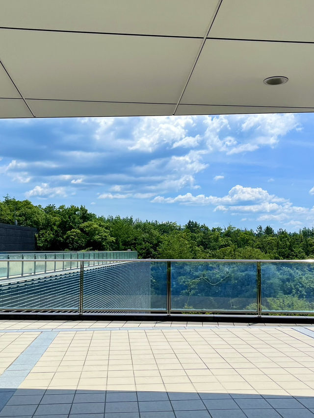🎨【岐阜・多治見 リサ・ラーソン展】愛らしさの陰にある“知られざる創造”に出会う旅
