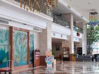 “Charming Retro Retreat: Spacious Family Suites with Heartfelt Service”
