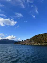 🚤【神奈川・箱根 芦ノ湖遊覧船】風と光と絶景を乗せて、湖上から楽しむ箱根旅
