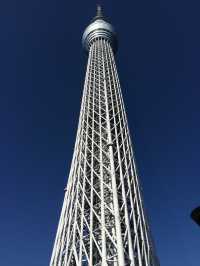 晴空塔 是東京很重要的一個地標 也是電視台的訊號塔