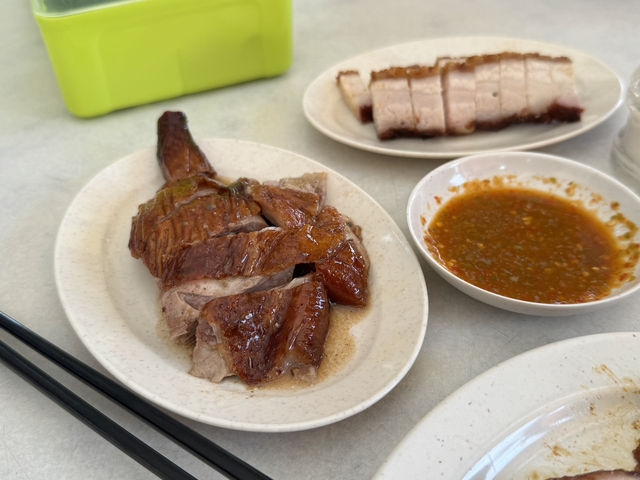 🔥 Hidden Roast Meat Gem in Penang – Weng Kei Wantan Mee 荣記茶餐室