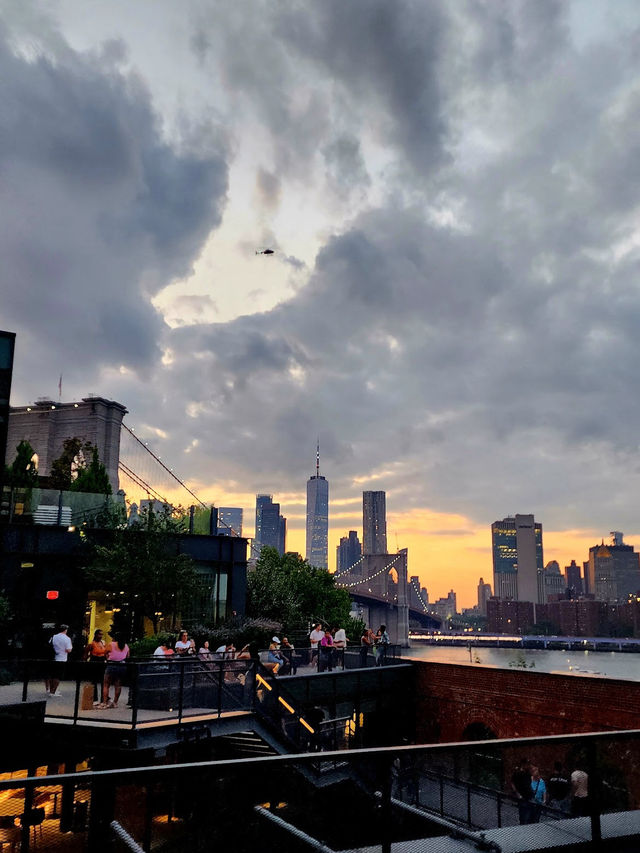 🍸夕陽、夜景、微醺調酒｜Time Out Market Bar 紐約夜晚的浪漫角落