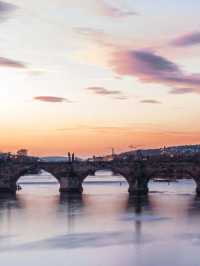  🌉プラハ・カレル橋｜歴史とロマンスが交差する石造りの名橋