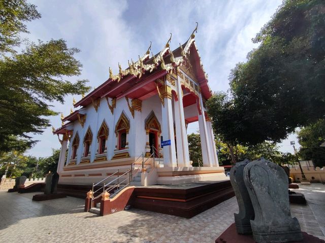 สักการะพระนอนองค์ใหญ่อยุธยา อายุกว่า 600 ปี