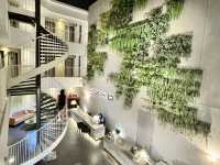Mount Austin Hotel with great vibes