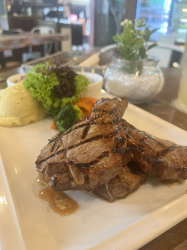 First Bite, Lasting Impression: Me’nate Steakhouse at Shah Alam