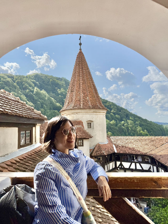 Visiting Peles Castle & Bran Castle within a day 