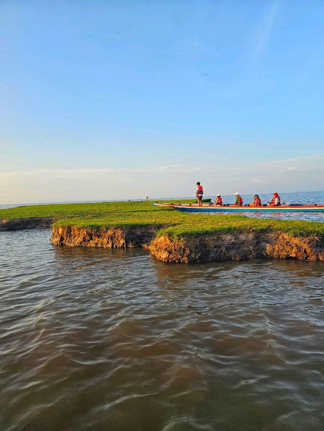 ล่องเรือทะเลน้อย