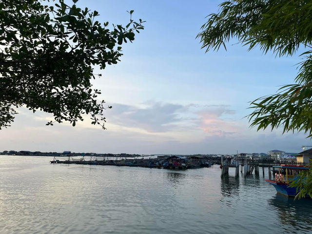 🦐🌅 Rustic Seafood Feast & Sunset Views at Kukup