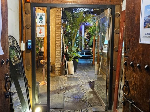 A nice cozy little bar serving nice ales and alcohols