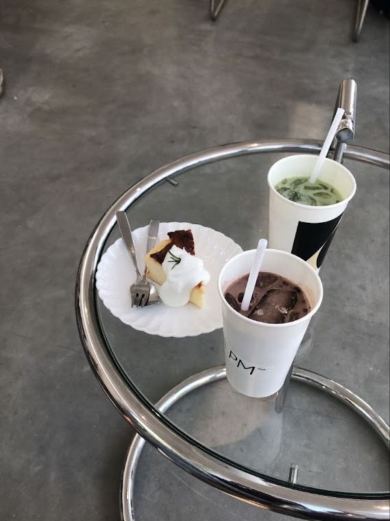 Flat cafe คาเฟ่สไตล์มินิมอล เชียงใหม่