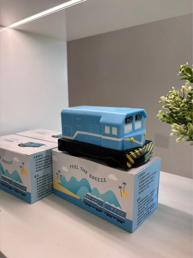 屏東枋寮藍皮意象館：鐵道文化的休憩站點🚂