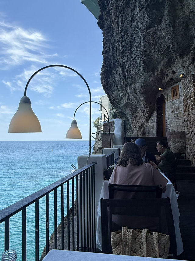 🇮🇹 G R O T T A  P A L A Z E S E  •  a cave restaurant🍴🍒