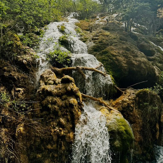 Nature’s Hidden Gem: Discovering the Dreamlike Beauty of Jiuzhaigou