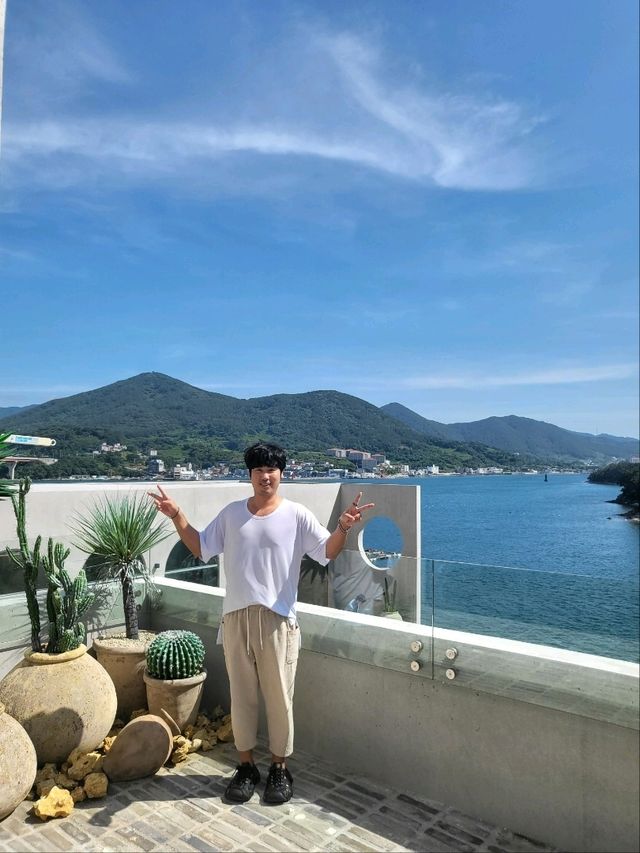 한적한 오션뷰가 멋진 거제 신상카페