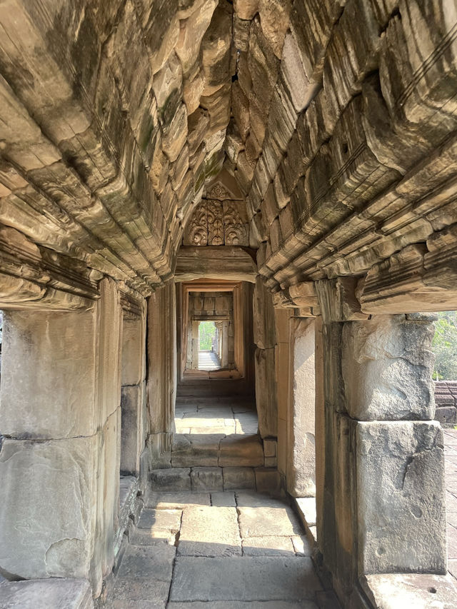 900年の時を超えて立つ、神々の寺院