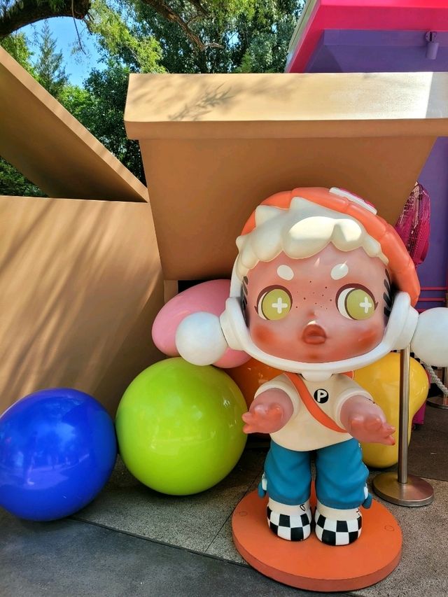 Snap til you drop with your favorite characters in Pop Land