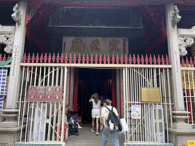 静けさと香煙に包まれる癒しの空間。「文武廟」で感じる香港の信仰文化🕯️ 