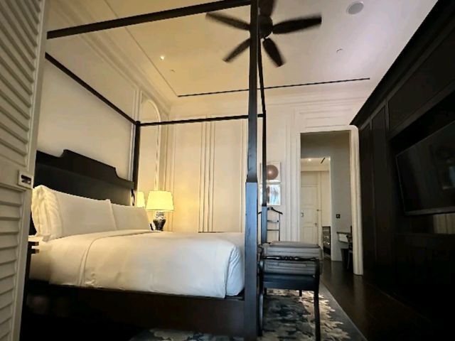 Step Into Timeless Elegance – My Unforgettable Stay at Raffles Singapore