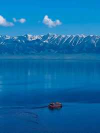 Sayram Lake in Xinjiang, Blue Water and Pure Chill