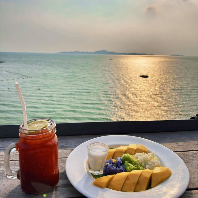 目の前に海が広がるパタヤ屈指の絶景カフェ🇹🇭