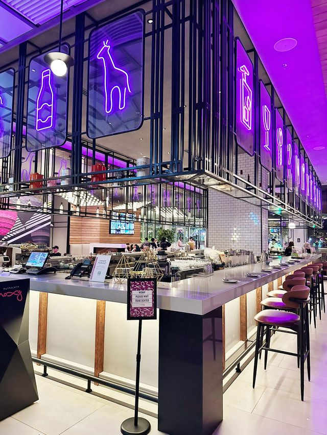 ポップでおしゃれ！Moxy Putrajayaで過ごす遊び心満点ステイ