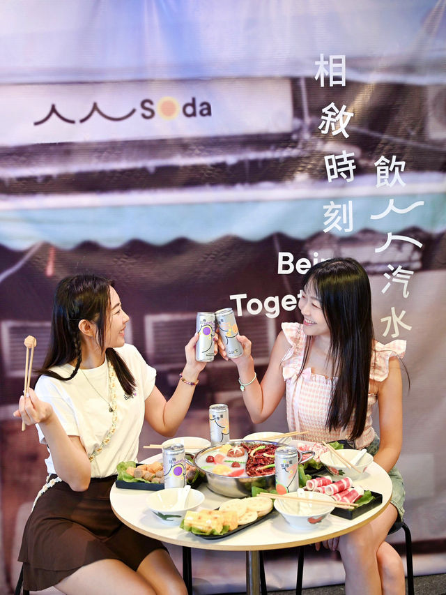 有氣嘅「健康汽水」你飲過未? 今日一試,原來勁好味😋 仲有三款口味俾你揀😍仲要小朋友都飲得 無添加防腐劑、人造糖及添加劑 絕對稱得上「健康汽水」  夏沫最鍾意「鮮檸蜜」🍋🍯 由天然龍眼蜜、鮮檸 有氣嘅「健康汽水」你飲過未? 今日一試,原來勁好味😋 仲有三款口味俾你揀😍仲要小朋友都飲得 無添加防腐劑、人造糖及添加劑 絕對稱得上「健康汽水」  夏沫最鍾意「鮮檸蜜」🍋🍯 由天然龍眼蜜、鮮檸