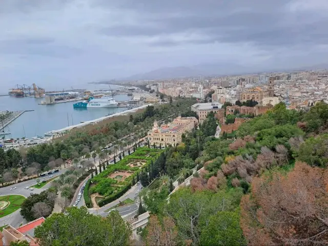 Discovering the Vibrant City Center of Málaga 