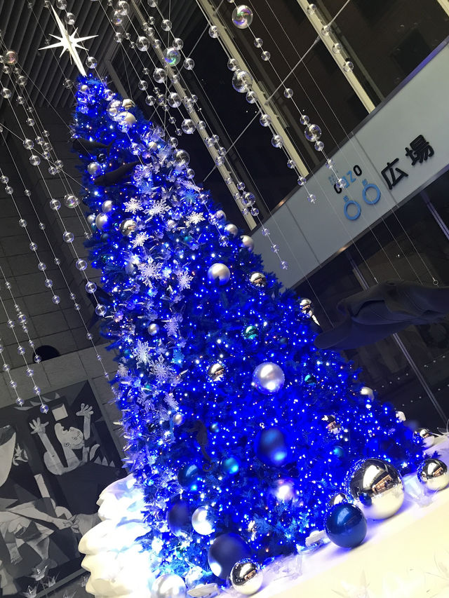 🌲2020年 東京丸の内クリスマスツリー と2025年に乞うご期待❣️