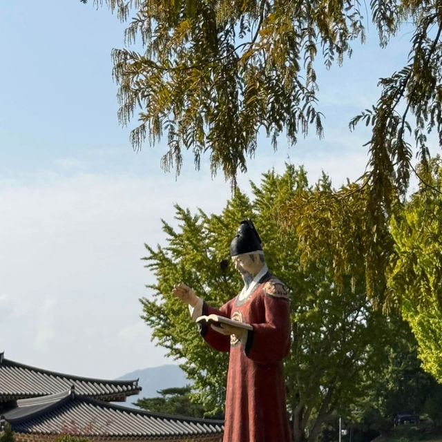 Wandering Through Yangdong’s Living Tapestry