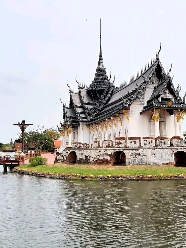เมืองโบราณ (Muang Boran) เมืองโบราณ (Muang Boran)