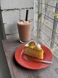 Johor Bahru’s Charming Spot for Cakes and Coffee