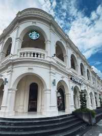 🌴☕ Starbucks Phuket Old Town – คาเฟ่เชนในตึกชิโนโ