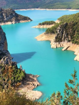 Revolving Around the Beauty of Nature: Eyes – Spain 