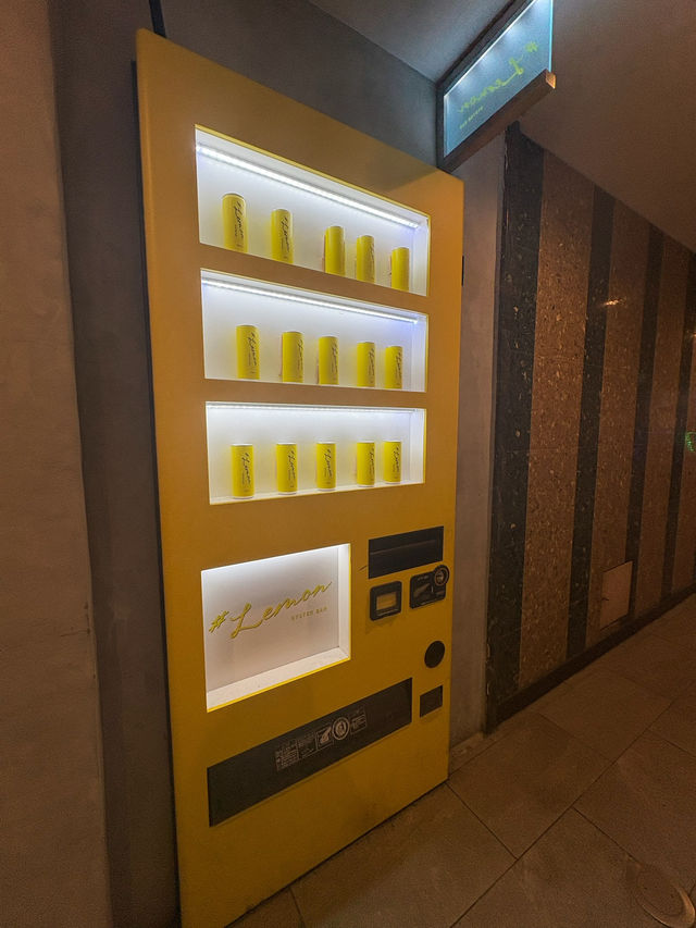 【愛知】自販機のドアを開ければ…栄の隠れ家牡蠣イタリアン🍋