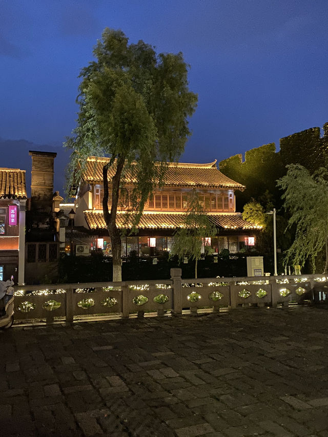 蘇州必遊夜景迷人的山塘街🌛💫 蘇州必遊夜景迷人的山塘街🌛💫
