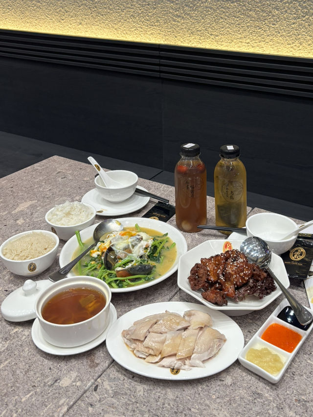 🔥【文東記】新加坡過江龍登陸銅鑼灣!米芝蓮級海南雞飯必食! 🔥【文東記】新加坡過江龍登陸銅鑼灣!米芝蓮級海南雞飯必食!