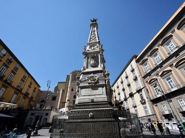 Vibrant Life and History in Napoli