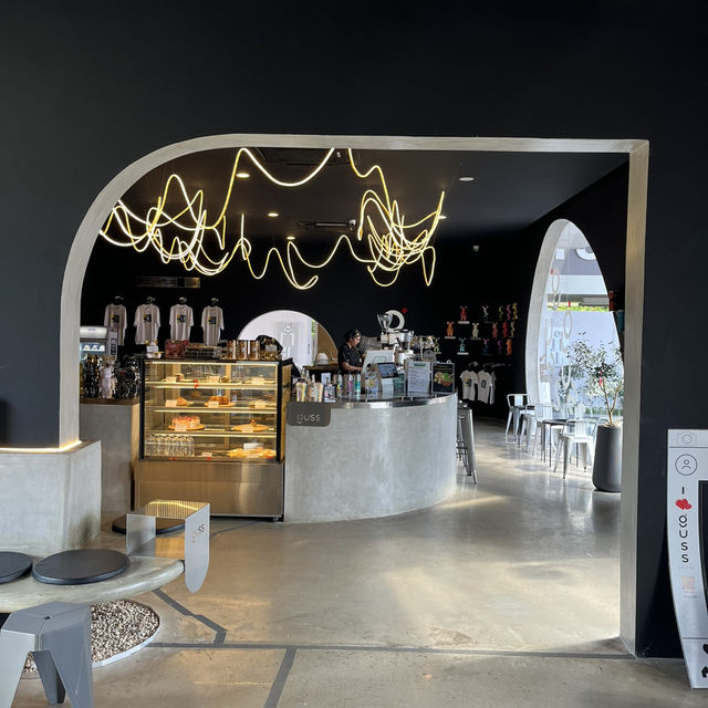 Guss Coffee วังจันทร์! คาเฟ่ในปั๊มที่เท่เกินเบอร์☕️