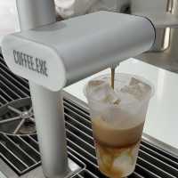COFFEE.EXE ชลบุรี: คาเฟ่ขาวคลีน ฟีลแล็บกาแฟ 