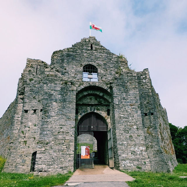 Where Sea Meets Stone: A Solo Escape to Oystermouth Castle