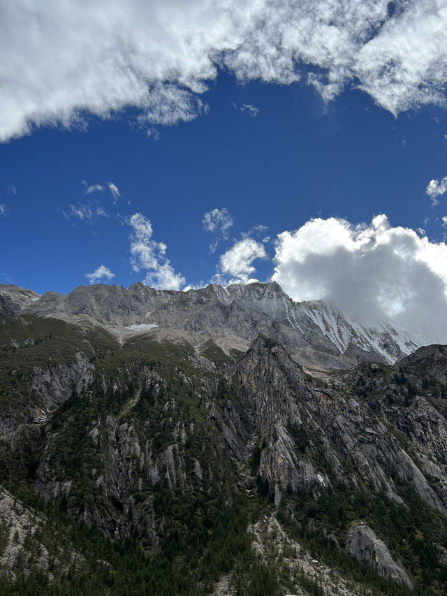 Ge'Nyen Litang Tibet ยุโรปแห่งทิเบต Ge'Nyen Litang Tibet ยุโรปแห่งทิเบต