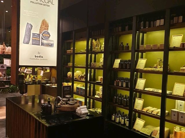 Siem Reap’s Top Spa Experience at Bodia Spa Pub Street 🧖✨ Siem Reap’s Top Spa Experience at Bodia Spa Pub Street 🧖✨