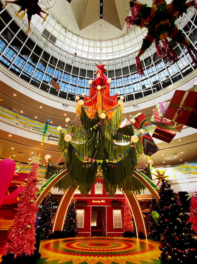 Queensbay Mall’s Happy Piñata Holiday Queensbay Mall’s Happy Piñata Holiday